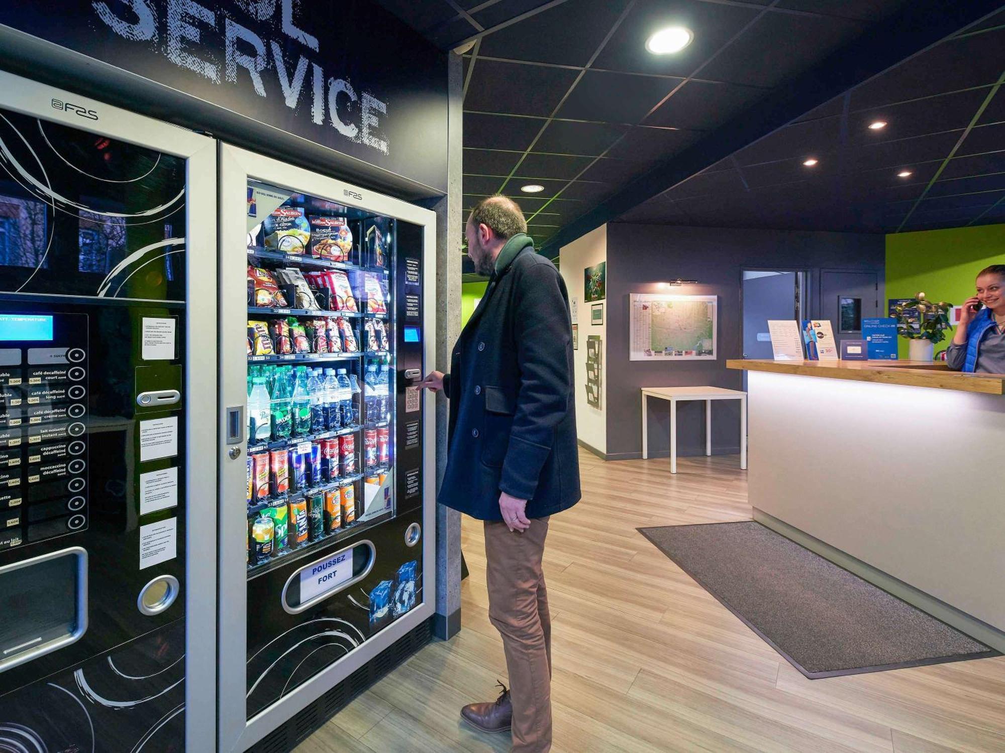 Ibis Budget Cholet Centre Exterior foto