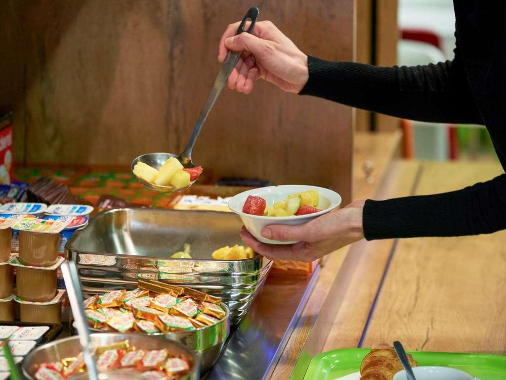 Ibis Budget Cholet Centre Restaurante foto